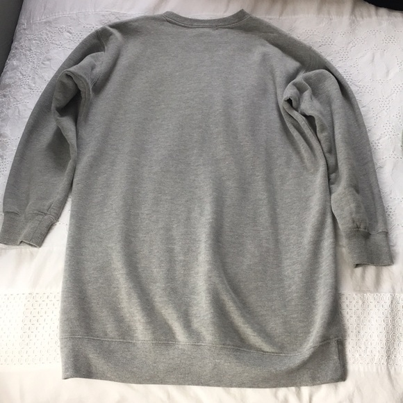 •Forever 21 Grey Oversized Pullover• - Picture 3 of 4